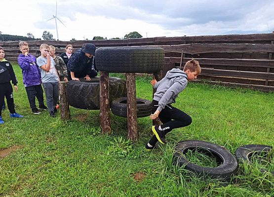 Bartek na torze z oponami