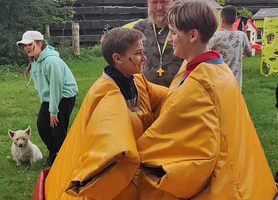 Mikołaj i Ksawery w przebraniach