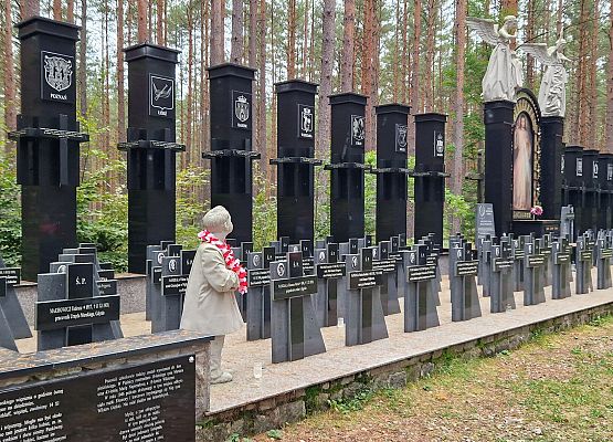 Grafika 18: Wyjazd do Piaśnicy- Szkoła Pamięta