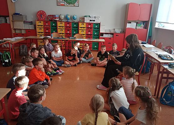 Głośne czytanie w pierwszej klasie