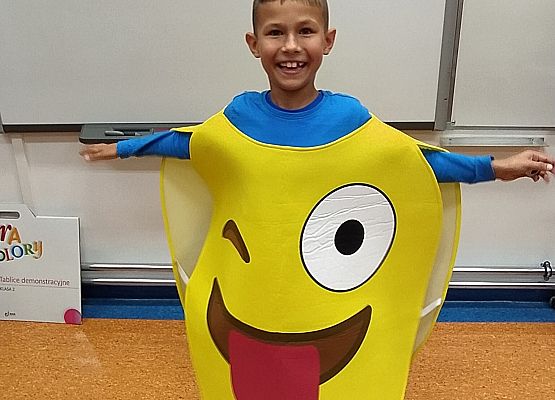 Jasiu Jaroń z 2b w emotce.