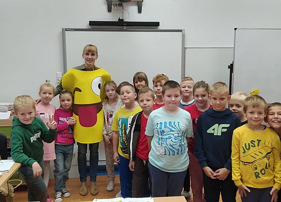Pani Dorota z klasą 2b.