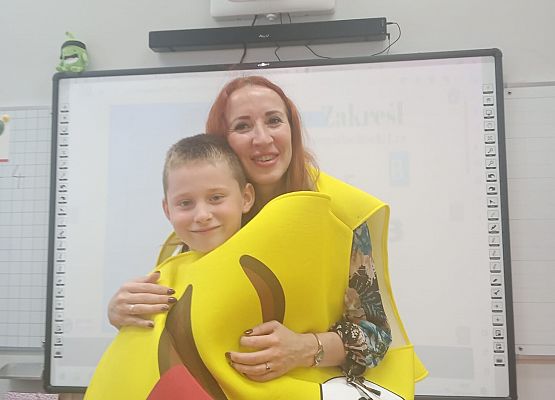 Pani Kasia Suszko i Marcel Niedbałka z 1b.