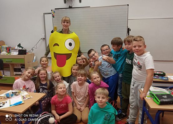 pani Dorotka z uczniami z 2a.