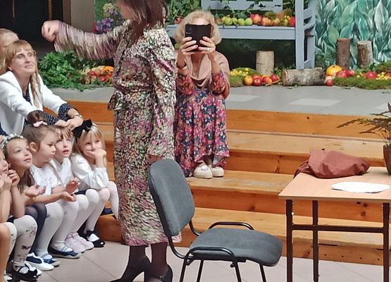 Gabrysia w roli nauczycielki