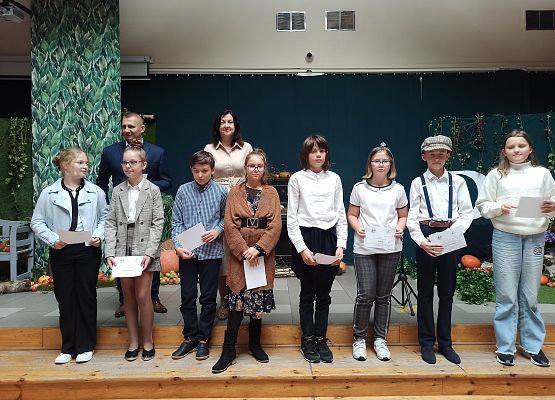 uczniowie, którzy otrzymali stypendium Wójta z klasy 5a