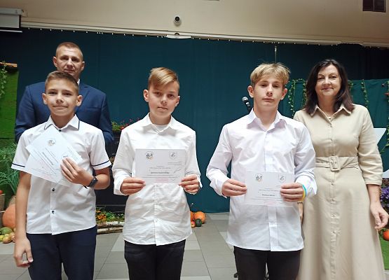 uczniowie, którzy otrzymali stypendium sportowe Wójta z klasy 6a