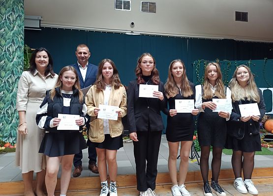 uczniowie, którzy otrzymali stypendium sportowe Wójta z klasy 7b