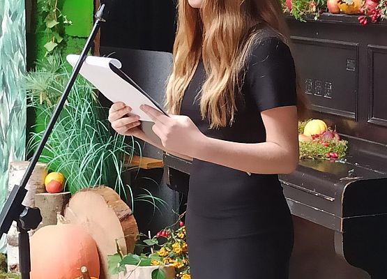 prowadząca apel Kornelia