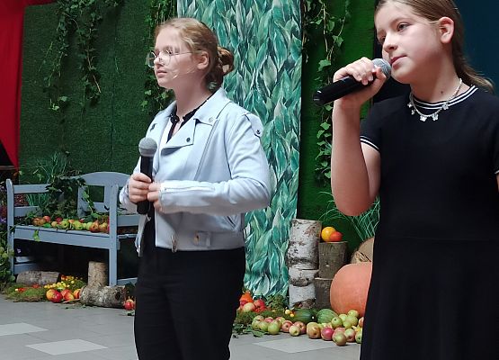 Nikola i Marcelina śpiewają