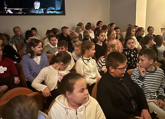 w oczekiwaniu na spektakl