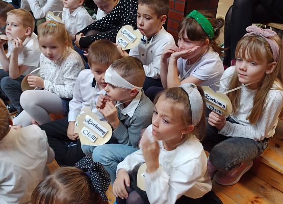 dzieci z serduszkami