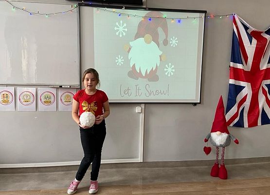 Grafika 9: "Let it snow" - szkolne eliminacje konkursu wojewódzkiego recytacji w języku angielskim