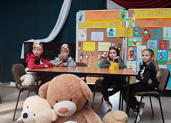 walka drużyn w turnieju misiowym