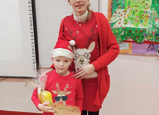 K. Jaskulka z kl.1a z panią Dorotką