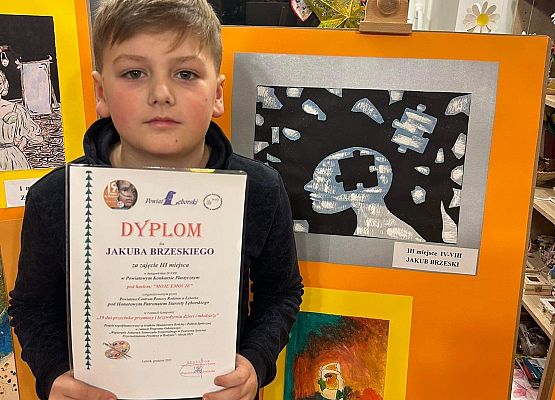 akub ze swoją pracą i pracą Oliwii Kròl