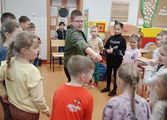 wesołe pląsy klasy 1b