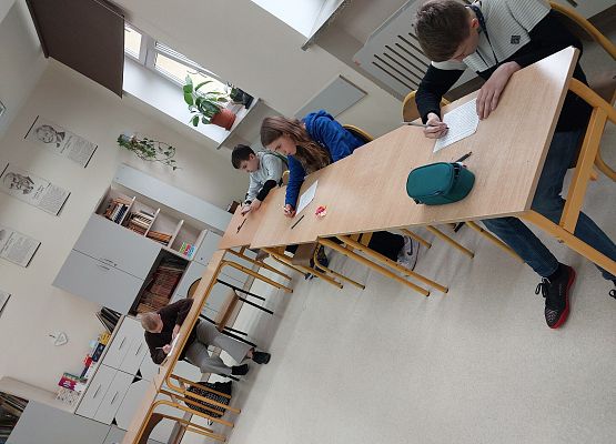 zmagania z wielką i małą literą