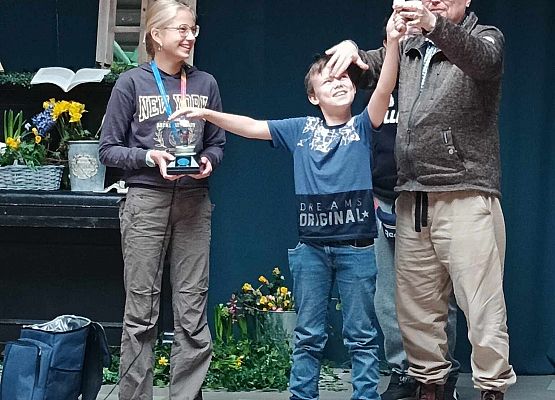 Nikodem przewodzi prąd