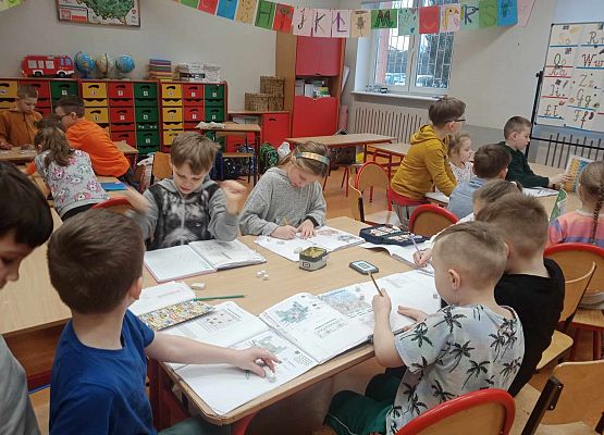 Grafika 4: (Nie)zwykła matematyka - stacje zadaniowe