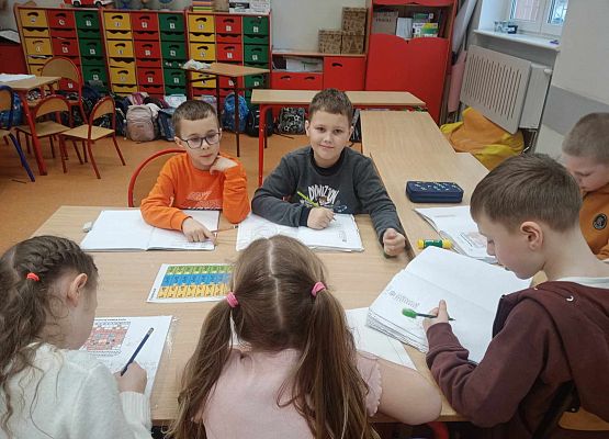 Grafika 6: (Nie)zwykła matematyka - stacje zadaniowe