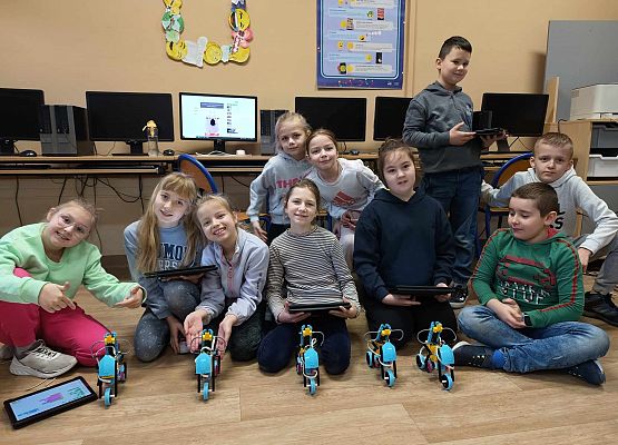 grupa z rowerzystami