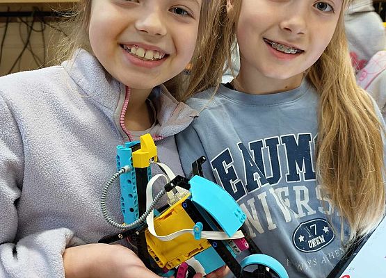 dziewczynki z rowerem