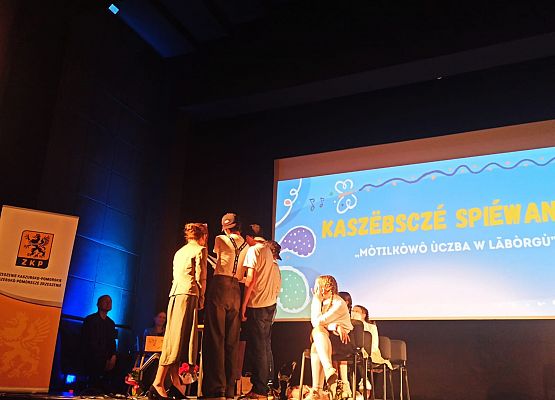 7a na scenie w kinie Fregata