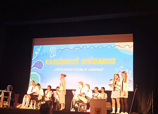 7a w trakcie występu