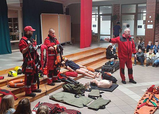 PANOWIE Z SAR-u pokazują sprzęt