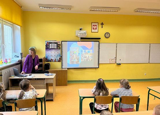 przedszkolaki poznają różnice między szkołą a przedszkolem