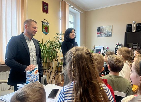 przedszkolaki u Pani Dyrektor i Pana Dyrektora