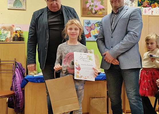 Amelka Rietzka kl.1b z dyplomem i nagrodą
