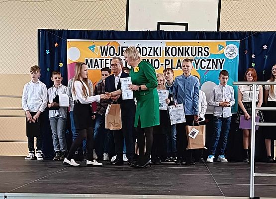 Grafika 4: Agata Pilarska laureatką Wojewódzkiego Konkursu Matematyczno-Plastycznego