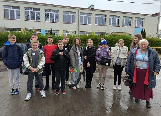 nasze drużyny z Panią pielęgniarką