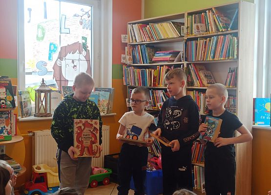 chłopcy z 1a podczas zajęć