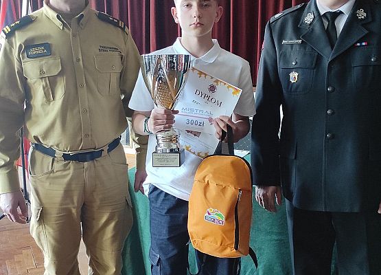 Kajetan Garbaczewski z pucharem