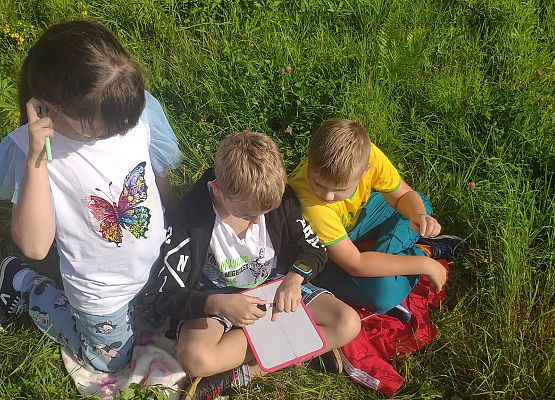 klasa w terenie chłopcy z 3a