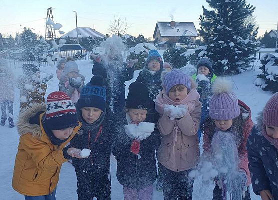 klasa w terenie zimowe zabawy 1c