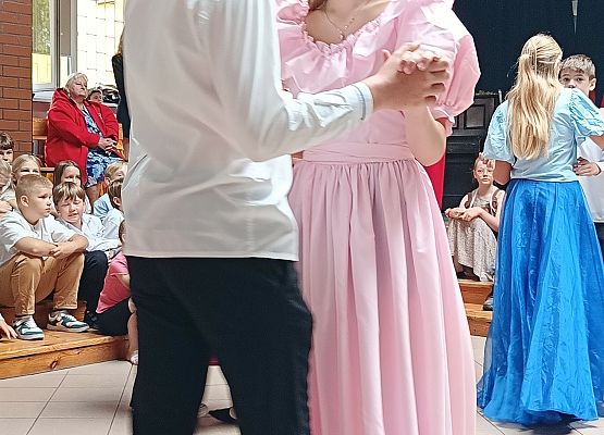 bajka taniec klasy 7b