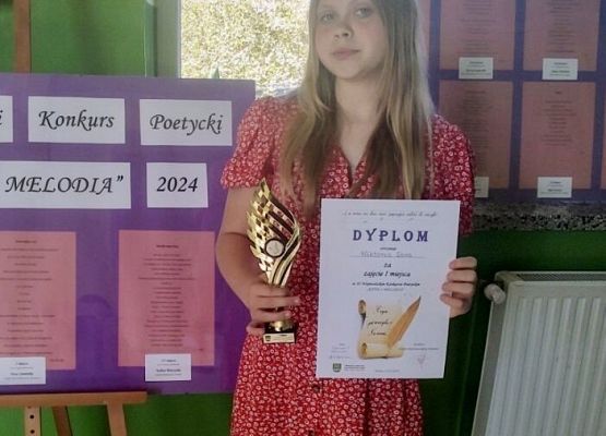 Wiktoria Dewa z pucharem