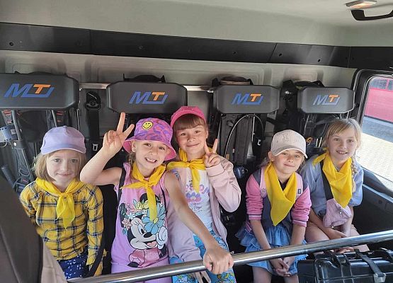 klasa 1c w wozie strażackim