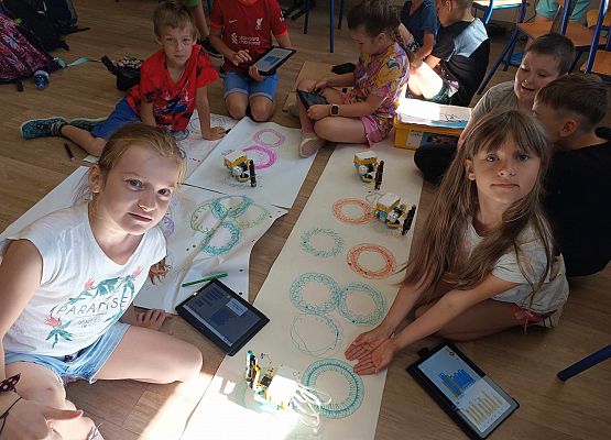 nasze namalowane prace i my