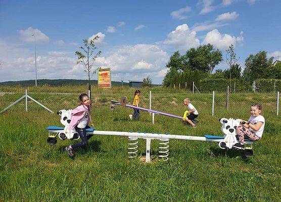 1c na huśtawkach