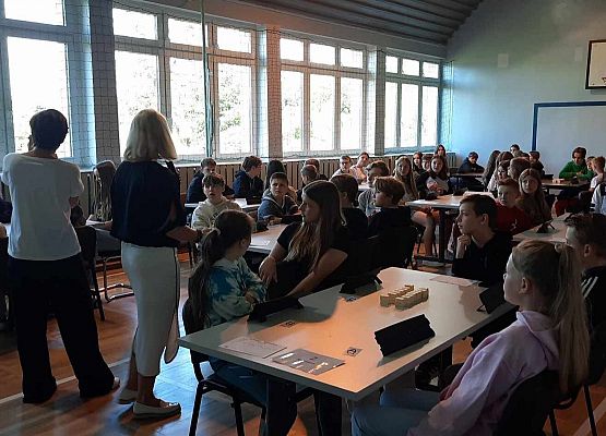 Grafika 4: Nasza szkoła bierze udział w programie "Rummikub w szkole"