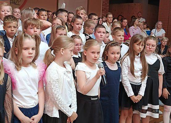 występ artystyczny klas 3
