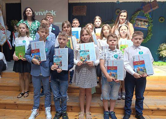 klasa 4b wyróżnieni uczniowie