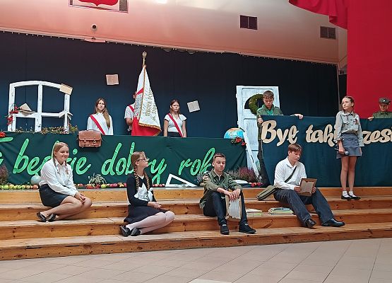 występ uczniów klas 6