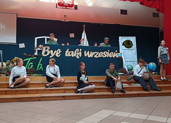 występ uczniów klas 6