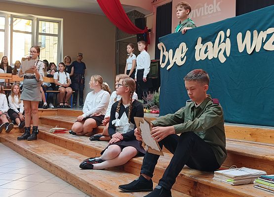 występ uczniów klas 6